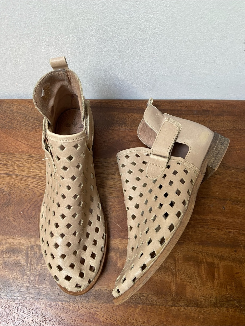 Musse & Cloud Beige Cutout Leather Ankle Booties